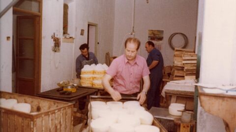 Hersilio Garc&iacute;a Baquero en la antigua queser&iacute;a