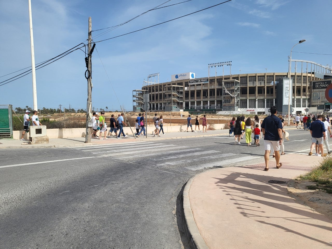 CONTIGO Elche pide urbanizar el entorno del estadio de fútbol tras quedar paralizada la construcción de un centro comercial CONTIGO Elche pide urbanizar el entorno del estadio de fútbol tras quedar paralizada la construcción de un centro comercial