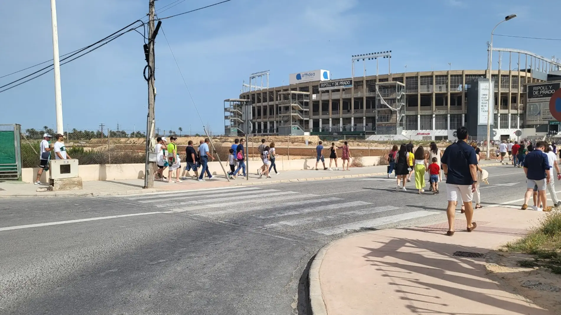 CONTIGO Elche pide urbanizar el entorno del estadio de fútbol tras quedar paralizada la construcción de un centro comercial.