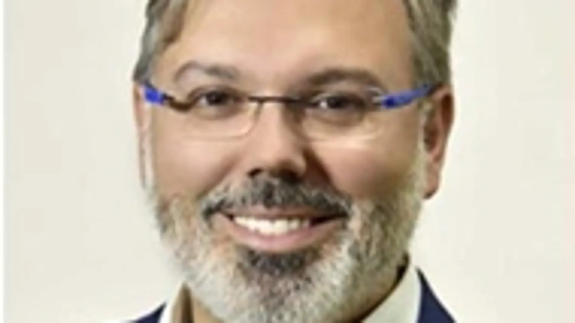 Fernando Pizarro asegura que nadie le ha dicho que se aparte a la hora de optar a liderar el PP extremeño Fernando Pizarro asegura que nadie le ha dicho que se aparte a la hora de optar a liderar el PP extremeño