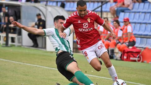 Pablo Ganet, jugador del Real Murcia, en la seminal por el ascenso a Primera Federación contra el Rayo Cantabria