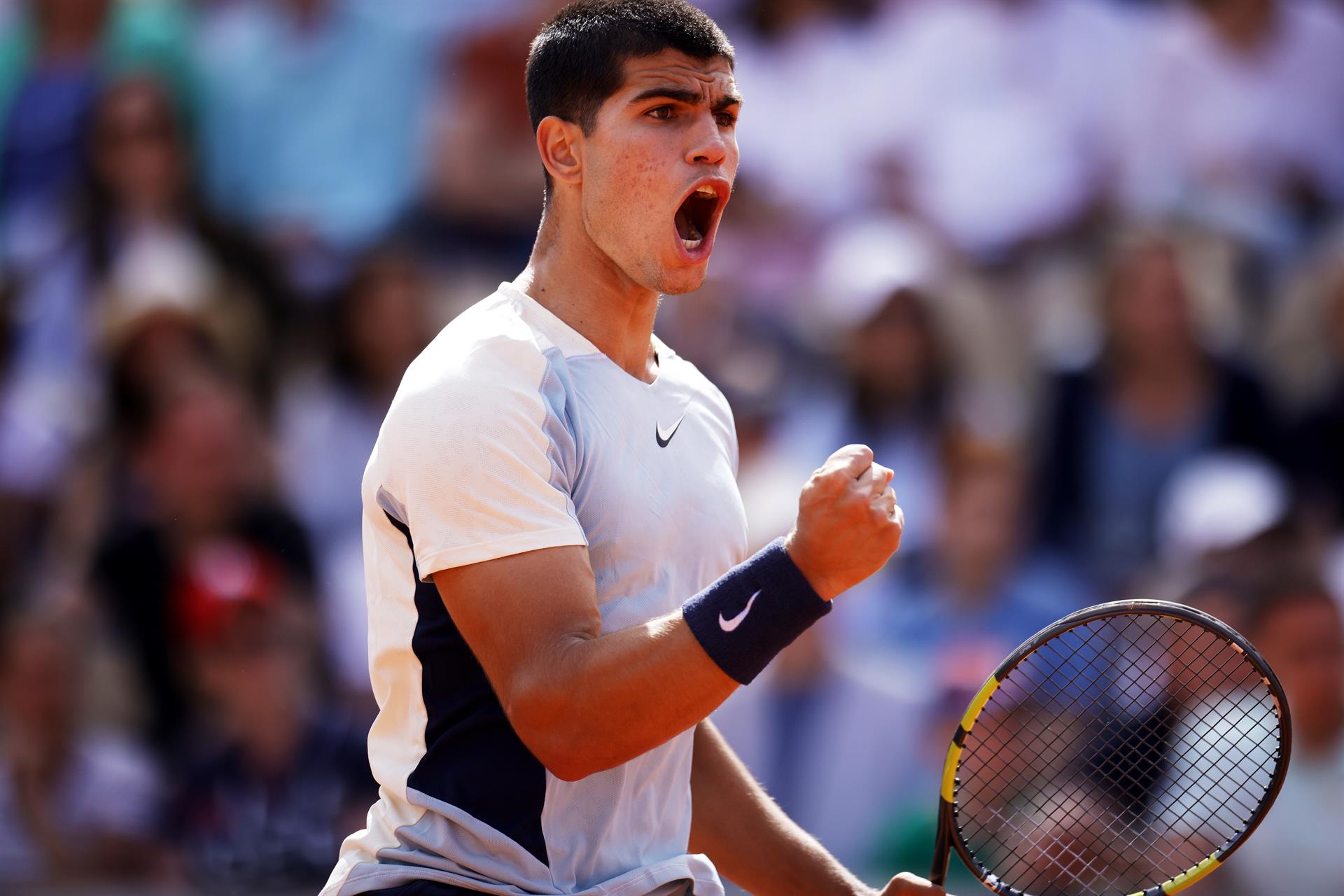 Carlos Alcaraz sufre y remonta ante Ramos para pasar de ronda en Roland Garros Carlos Alcaraz sufre y remonta ante Ramos para pasar de ronda en Roland Garros