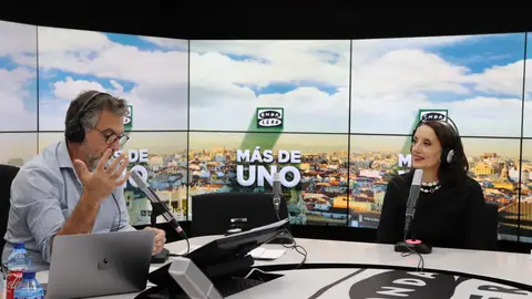 Luz Casal con Carlos Alsina en 'Más de uno' Luz Casal con Carlos Alsina en 'Más de uno'