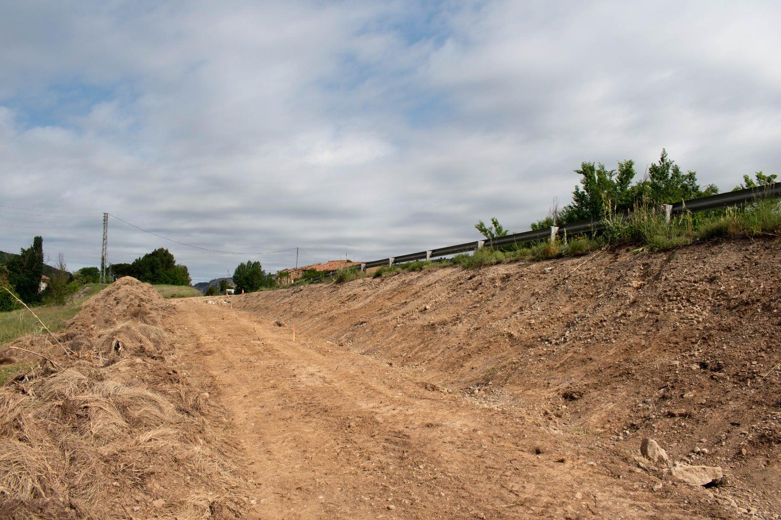 La Generalitat inicia las obras del carril ciclopeatonal para unir el casco urbano de Morella con la Fábrica Giner La Generalitat inicia las obras del carril ciclopeatonal para unir el casco urbano de Morella con la Fábrica Giner