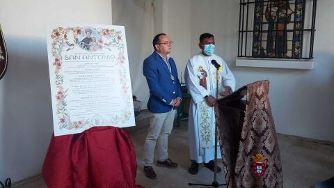 Carlos Orozco, hermano mayor de la Cofrad&iacute;a de San Antonio en Ceuta