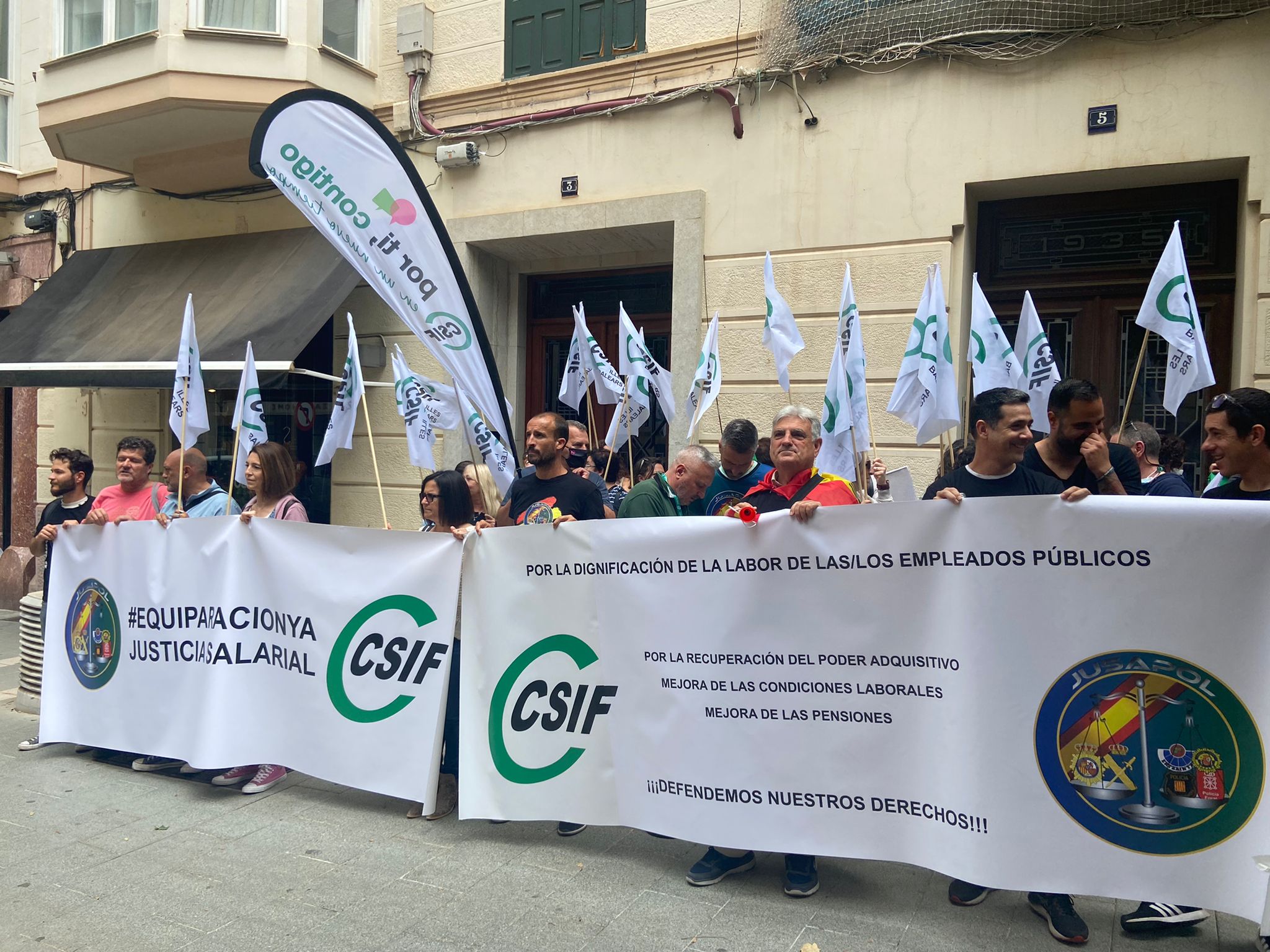 CSIF y Jusapol protestan reclaman mejoras retributivas y laborales CSIF y Jusapol protestan reclaman mejoras retributivas y laborales