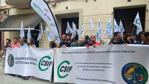  Concentración de los sindicatos CSIF y Jusapol en Palma