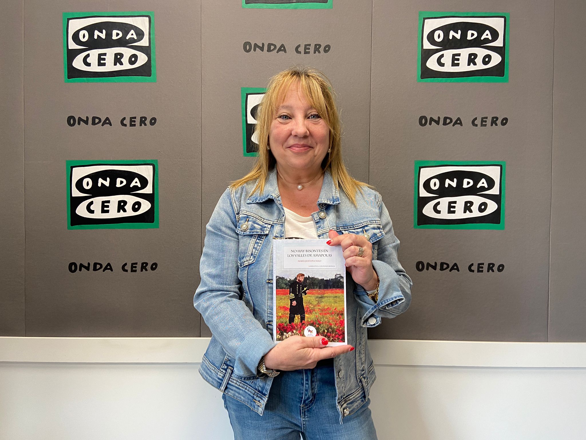 María Jesús Puchalt nos presenta su nueva novela 'No hay bisontes en los valles de amapolas' María Jesús Puchalt nos presenta su nueva novela 'No hay bisontes en los valles de amapolas'