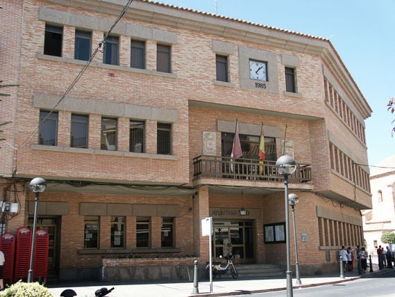 Atienden a un hombre de 24 años herido por arma blanca en el pecho en una reyerta en Miguelturra Atienden a un hombre de 24 años herido por arma blanca en el pecho en una reyerta en Miguelturra