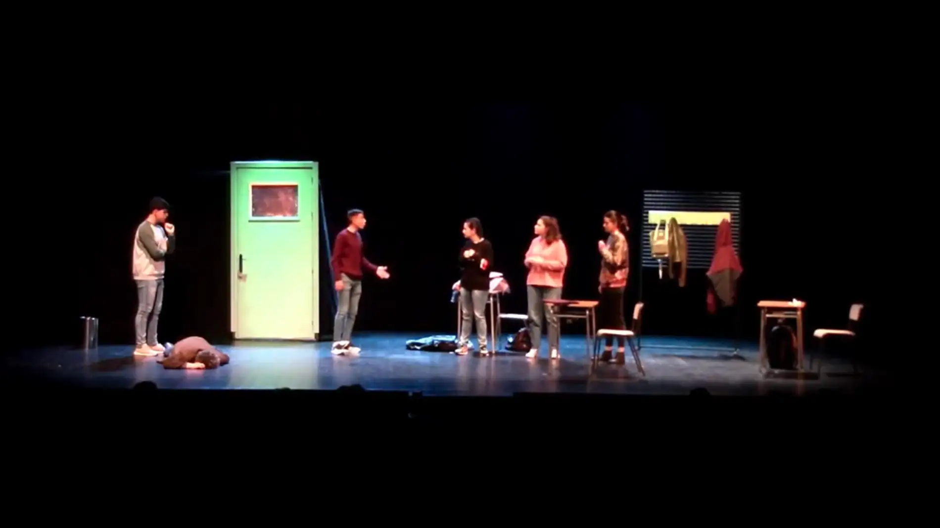 El IES el Brocense y la Asociación Molamanta, ganadores de Extremadura de los Premios de Teatro Joven de Coca Cola