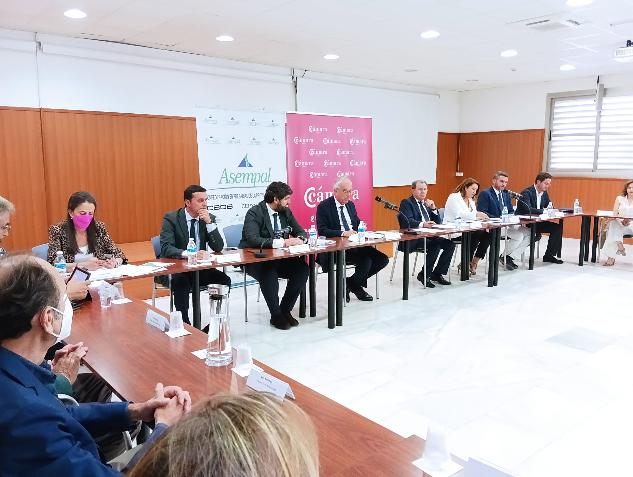 Almería, Murcia y los empresarios reivindican agua del Tajo-Segura y el AVE Almería, Murcia y los empresarios reivindican agua del Tajo-Segura y el AVE