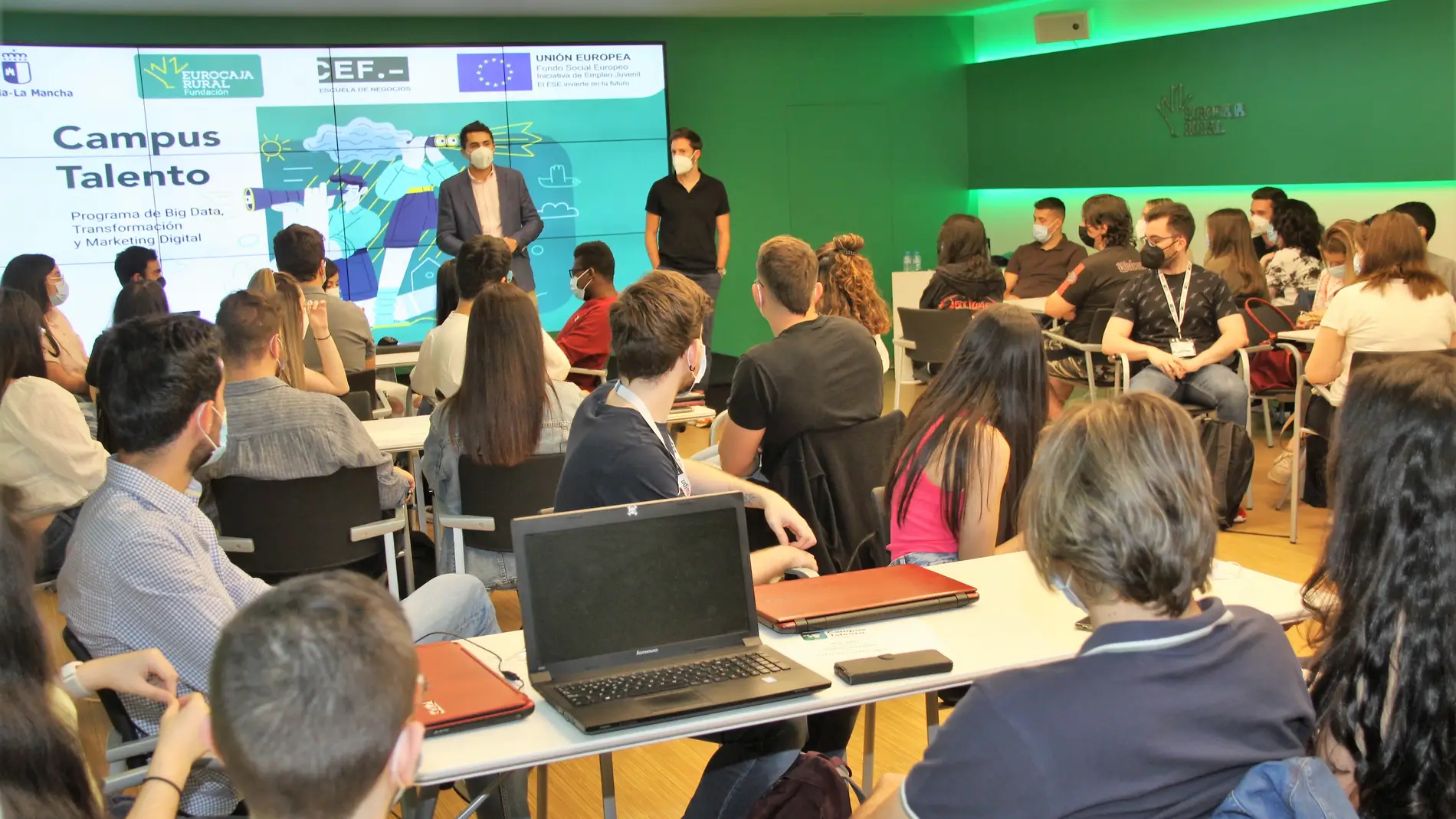 Los alumnos de 'Campus Talento' de Fundación Eurocaja Rural planifican campañas de publicidad