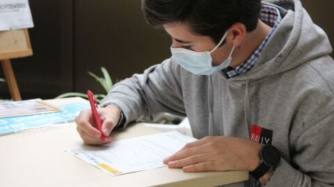 El Tour Universidad del Equipo M&eacute;dula del Centro de Transfusi&oacute;n regional hace parada en el Edificio Polit&eacute;cnico de la Universidad de Alcal&aacute; de Henares en busca de donantes
