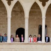 La Presidenta del Govern, Francina Armengol con el resto de consellers en el Castillo de Bellver.