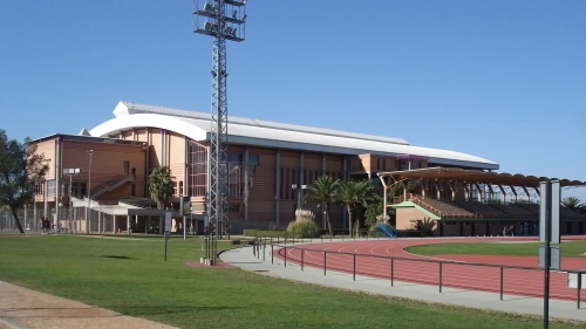 AECC recoge firmas para que no se fume en la ciudad deportiva de La Granadilla de Badajoz