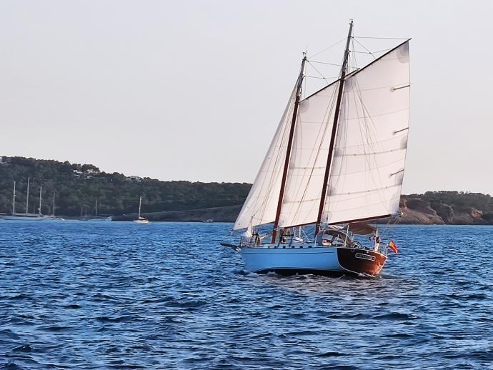 Un pasaitarra dedica diez años a construir a mano un buque de vela clásico Un pasaitarra dedica diez años a construir a mano un buque de vela clásico