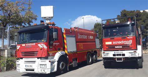 Un vecino alertó de un incendio en un supermercado de la Cala de Villajoyosa Un vecino alertó de un incendio en un supermercado de la Cala de Villajoyosa