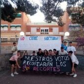 Los alumnos de nocturno del IES La Asunción de Elche en una de las movilizaciones realizadas. 