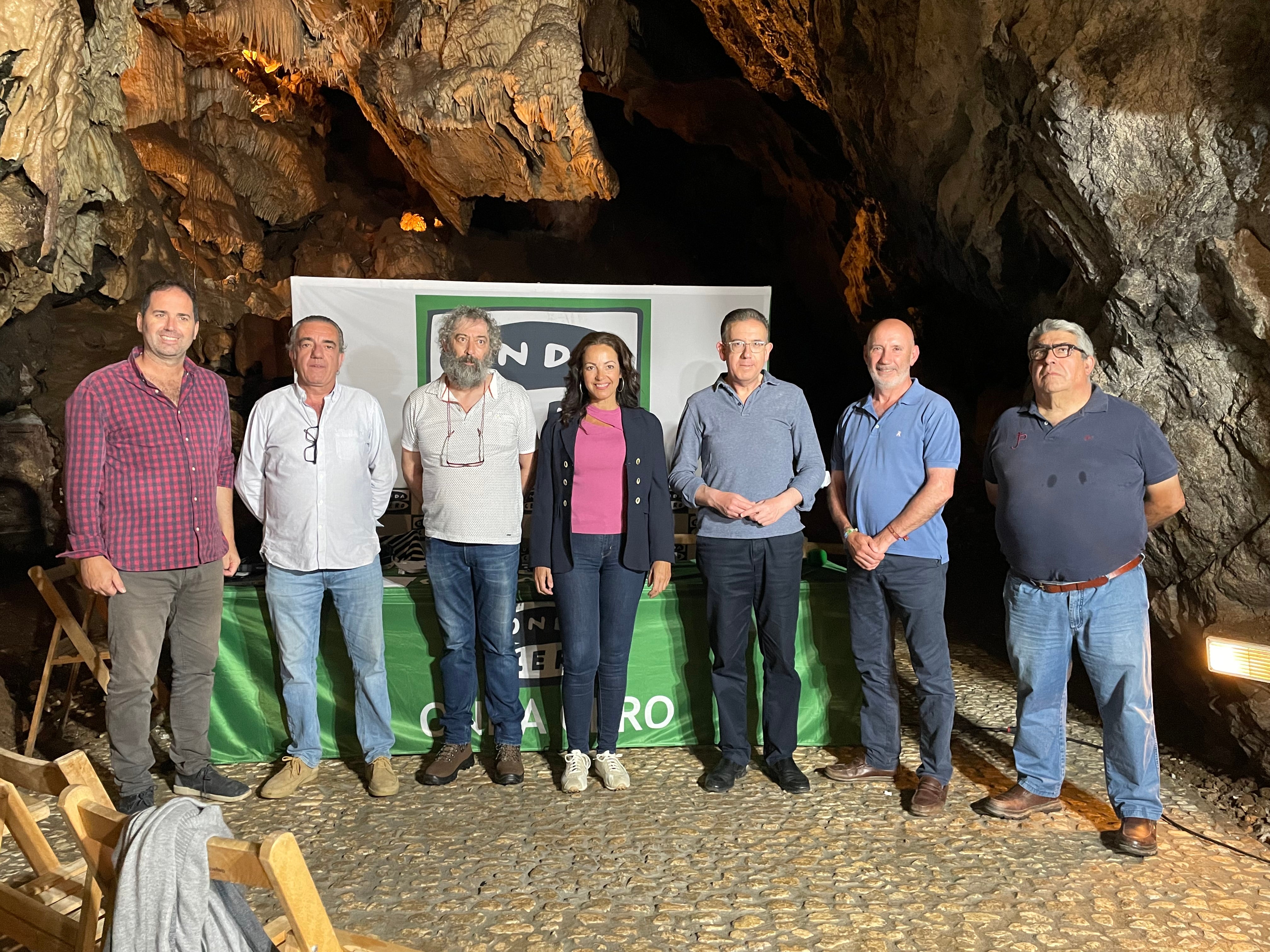 ESPECIAL MÁS DE UNO DESDE EL CORAZÓN DE LA TIERRA: LA GRUTA DE LAS MARAVILLAS DE ARACENA SE ABRE A LOS MANJARES DE LA SIERRA ESPECIAL MÁS DE UNO DESDE EL CORAZÓN DE LA TIERRA: LA GRUTA DE LAS MARAVILLAS DE ARACENA SE ABRE A LOS MANJARES DE LA SIERRA