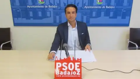 El PSOE provincial corrige a Ricardo Cabezas 