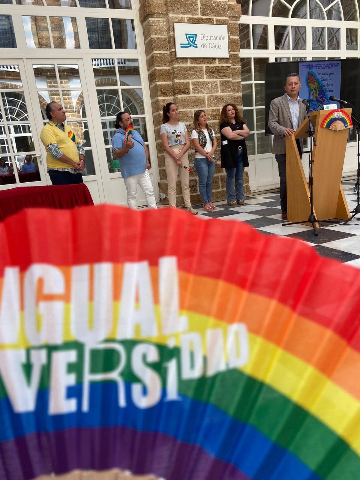 Zahara de la Sierra celebra su primer Orgullo LGTBIQ+ en su 'playita' Zahara de la Sierra celebra su primer Orgullo LGTBIQ+ en su 'playita'
