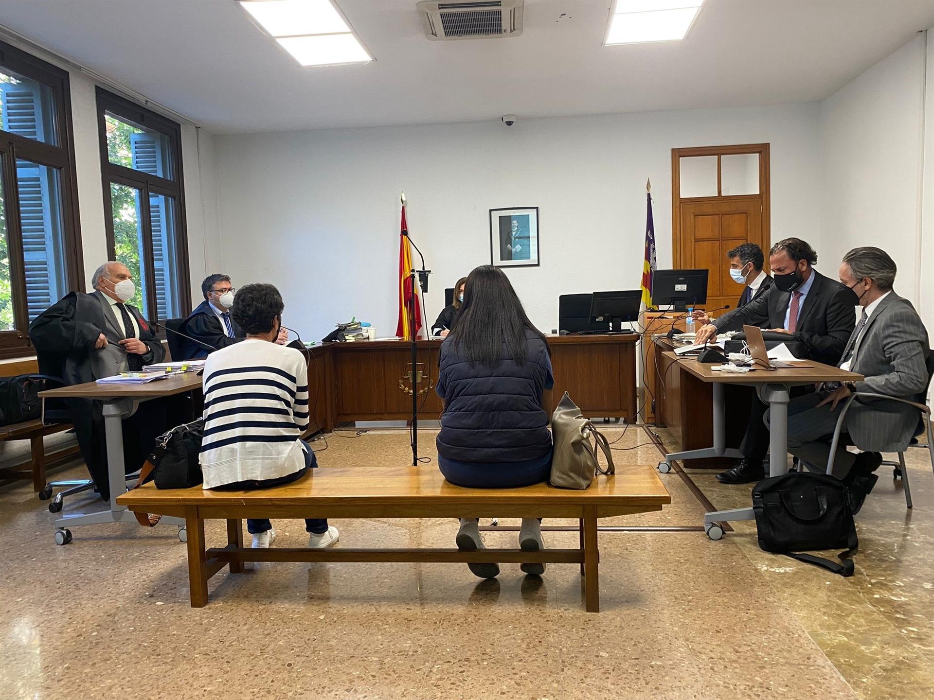 Los padres de la niña que murió en el colegio La Salle tras comer un helado recurrirán la sentencia Los padres de la niña que murió en el colegio La Salle tras comer un helado recurrirán la sentencia