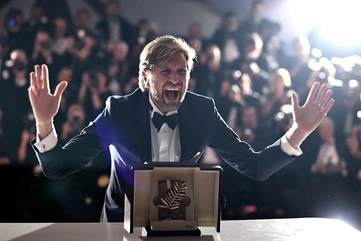 Ruben Östlund obtiene su segunda Palma de Oro con 'Triangle of sadness': el vómito de Europa Ruben Östlund obtiene su segunda Palma de Oro con 'Triangle of sadness': el vómito de Europa