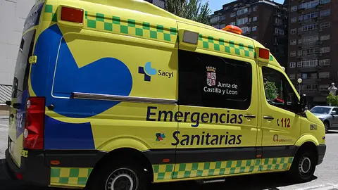 Fallece un motorista tras chocar contra una farola en la calle Burgos de Palencia