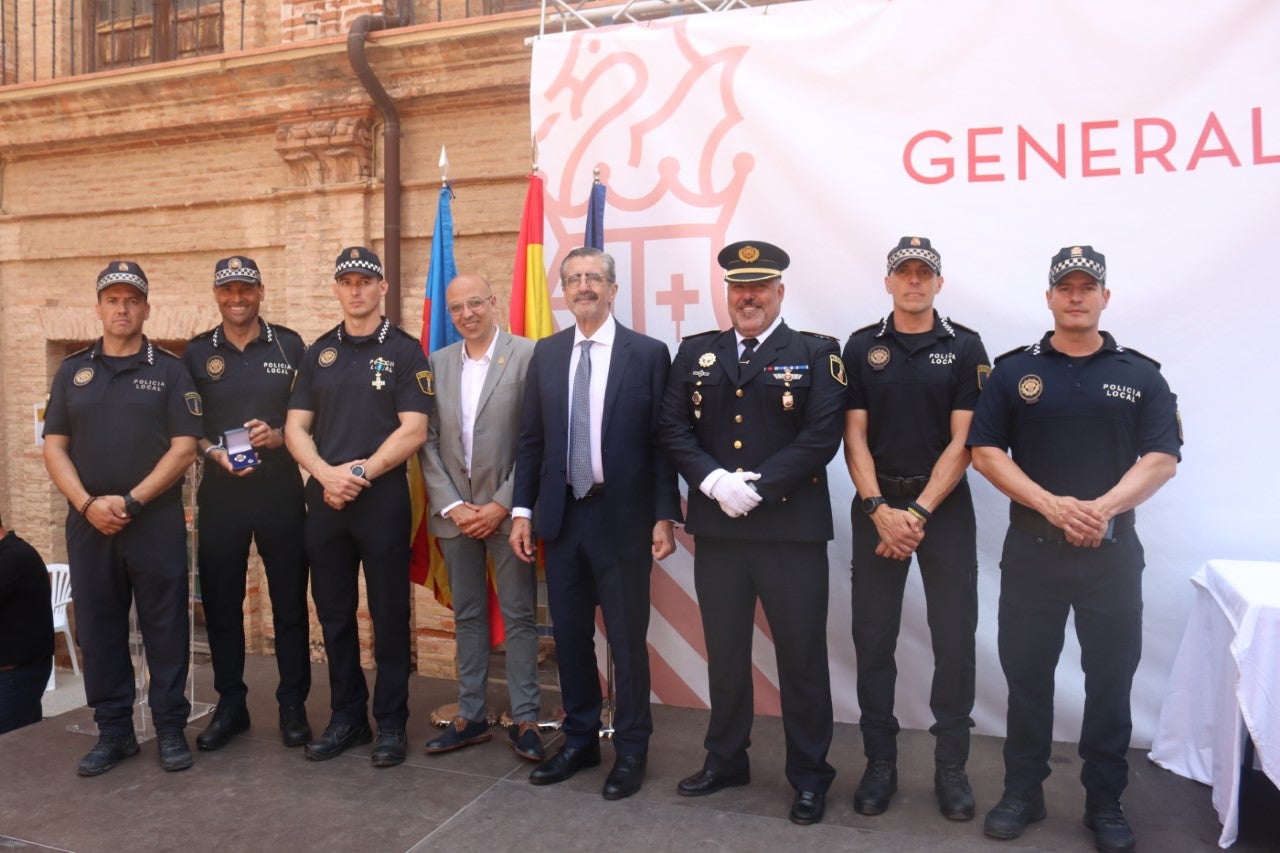 Cinco agentes de Onda reciben la medalla al mérito policial Cinco agentes de Onda reciben la medalla al mérito policial