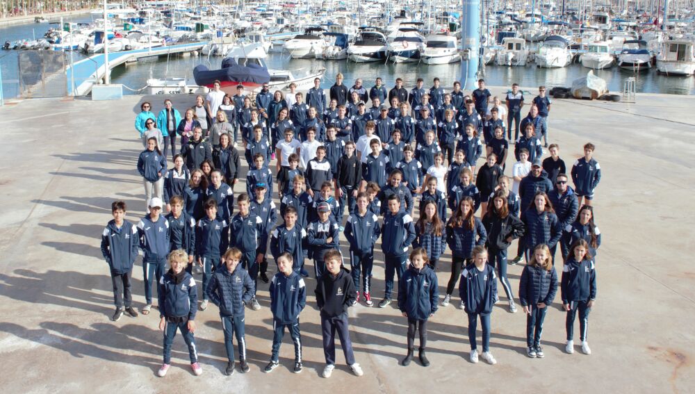 Jóvenes usuarios de las actividades deportivas en la zona que se vería afectada 