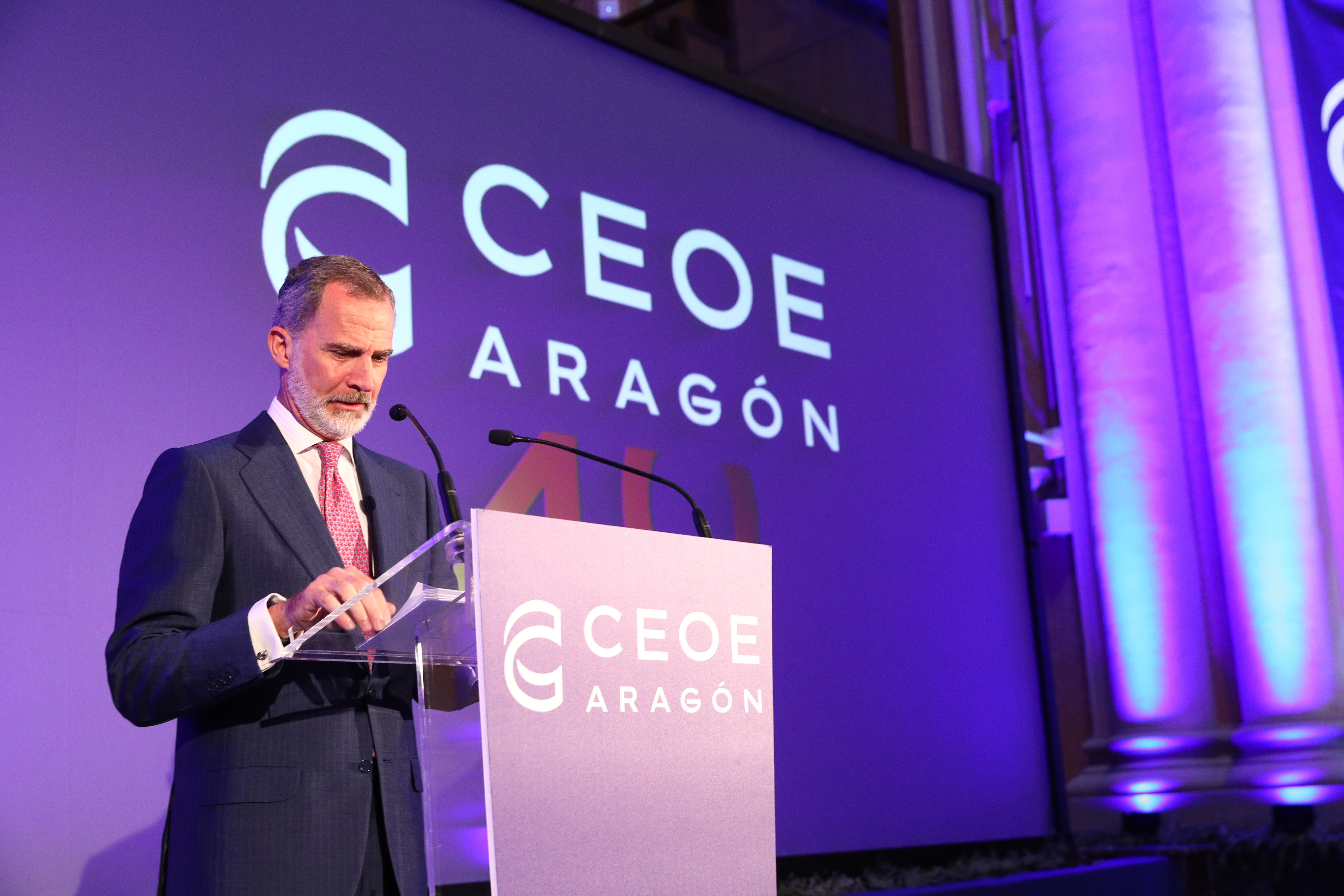 El Rey anima a las empresas aragonesas a seguir siendo "un verdadero turbo" para España El Rey anima a las empresas aragonesas a seguir siendo "un verdadero turbo" para España