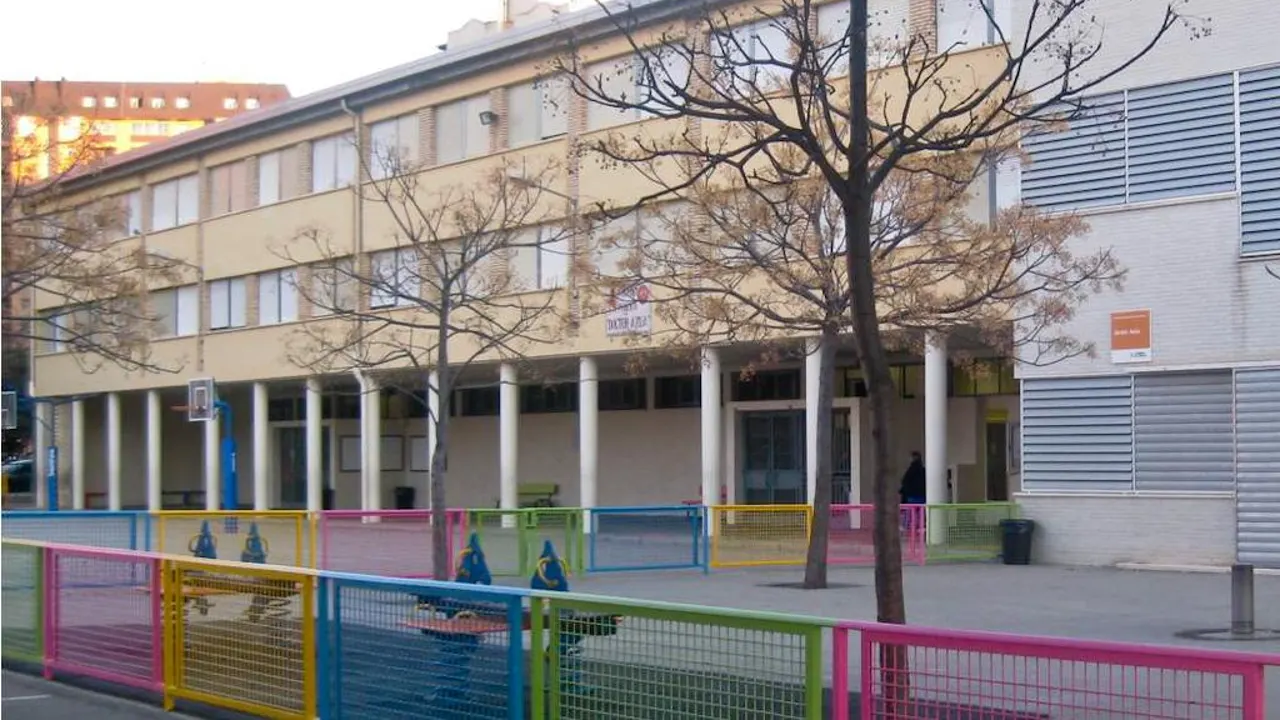 Patio del colegio Doctor Azúa