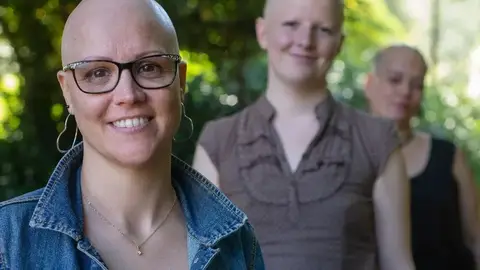 Dues membre de l'entitat A pelo. Dues membre de l'entitat A pelo.