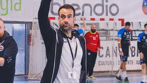 Víctor Montesinos - entrenador de balonmano Víctor Montesinos - entrenador de balonmano