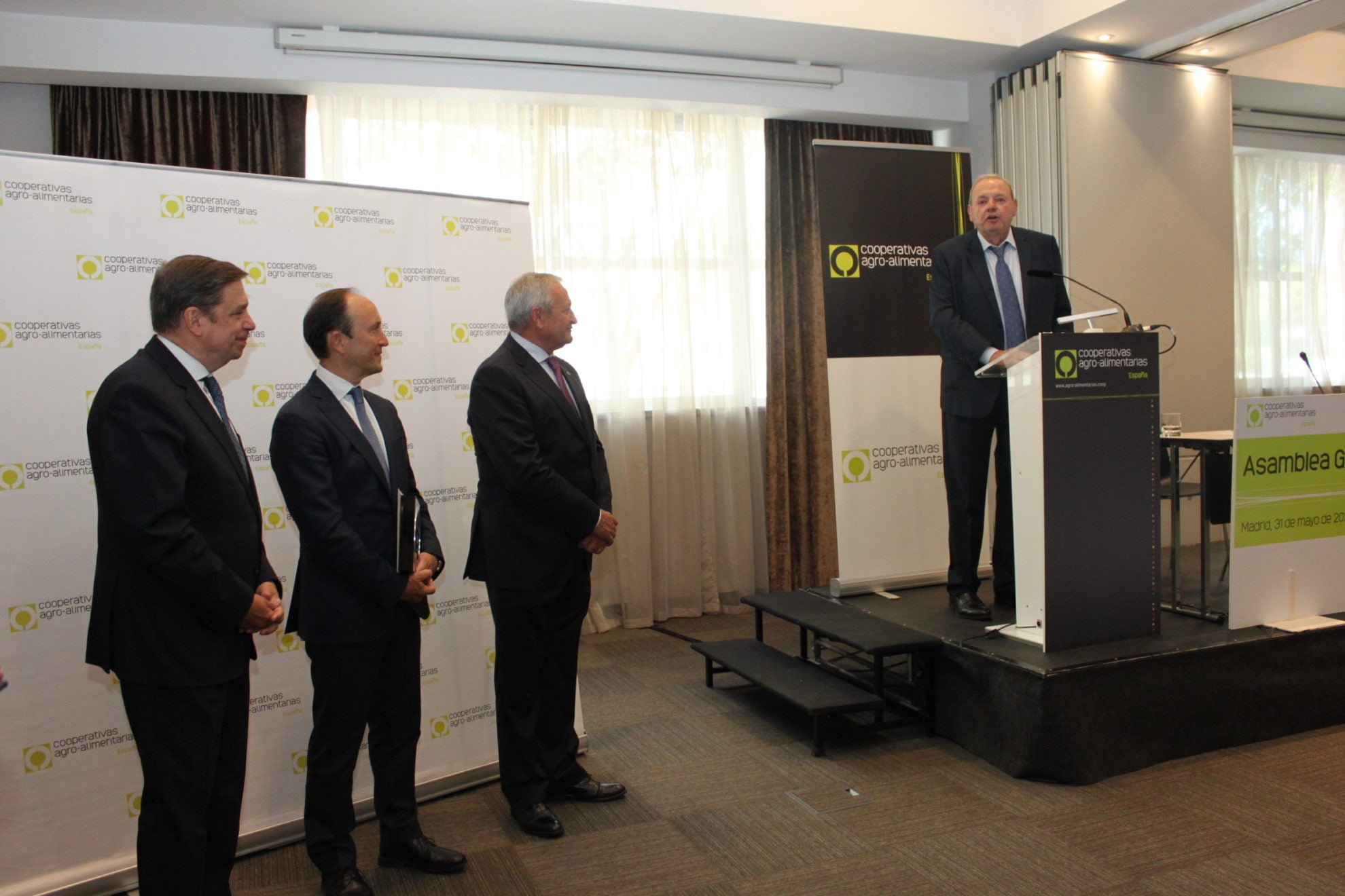 TROPS recibe el Premio Mejor Cooperativa del Año TROPS recibe el Premio Mejor Cooperativa del Año