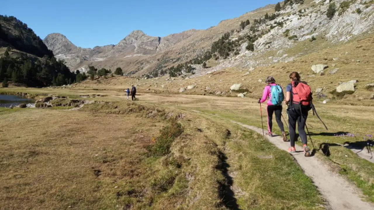 Ruta senderista en el Pirineo Ruta senderista en el Pirineo