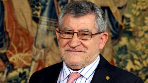 &Aacute;ngel Felpeto.