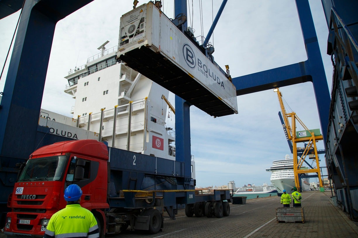 El tráfico de mercancías sube un 5,8 por ciento hasta septiembre en el Puerto de Cádiz El tráfico de mercancías sube un 5,8 por ciento hasta septiembre en el Puerto de Cádiz