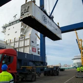 Un carguero en el Puerto de Cádiz Un carguero en el Puerto de Cádiz