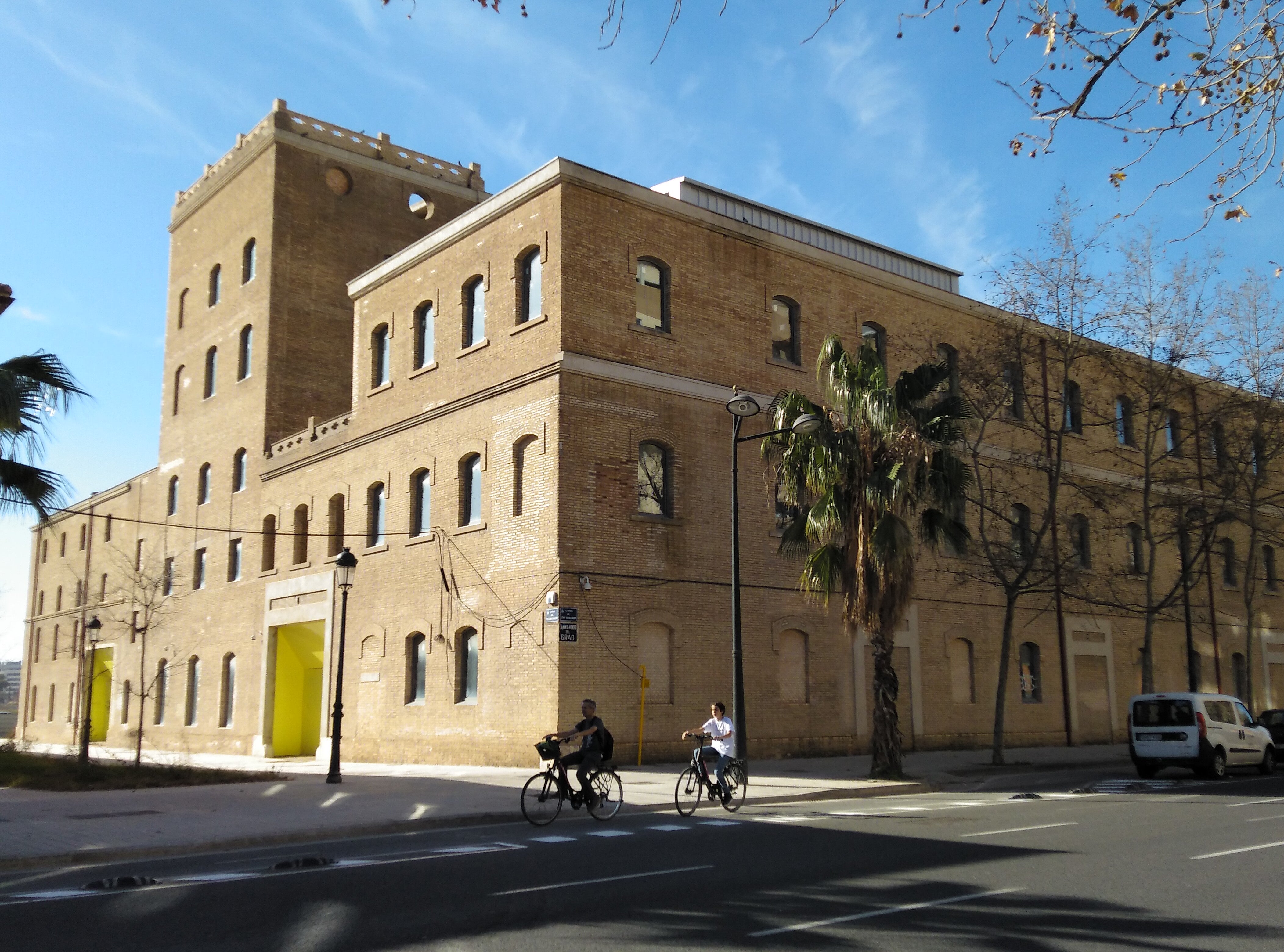 La antigua Harinera del Grao de Valéncia vuelve a la vida tras una inversión municipal de más de 6 millones La antigua Harinera del Grao de Valéncia vuelve a la vida tras una inversión municipal de más de 6 millones