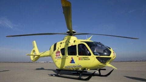 Helicóptero de emergencias en un helipuerto aragonés