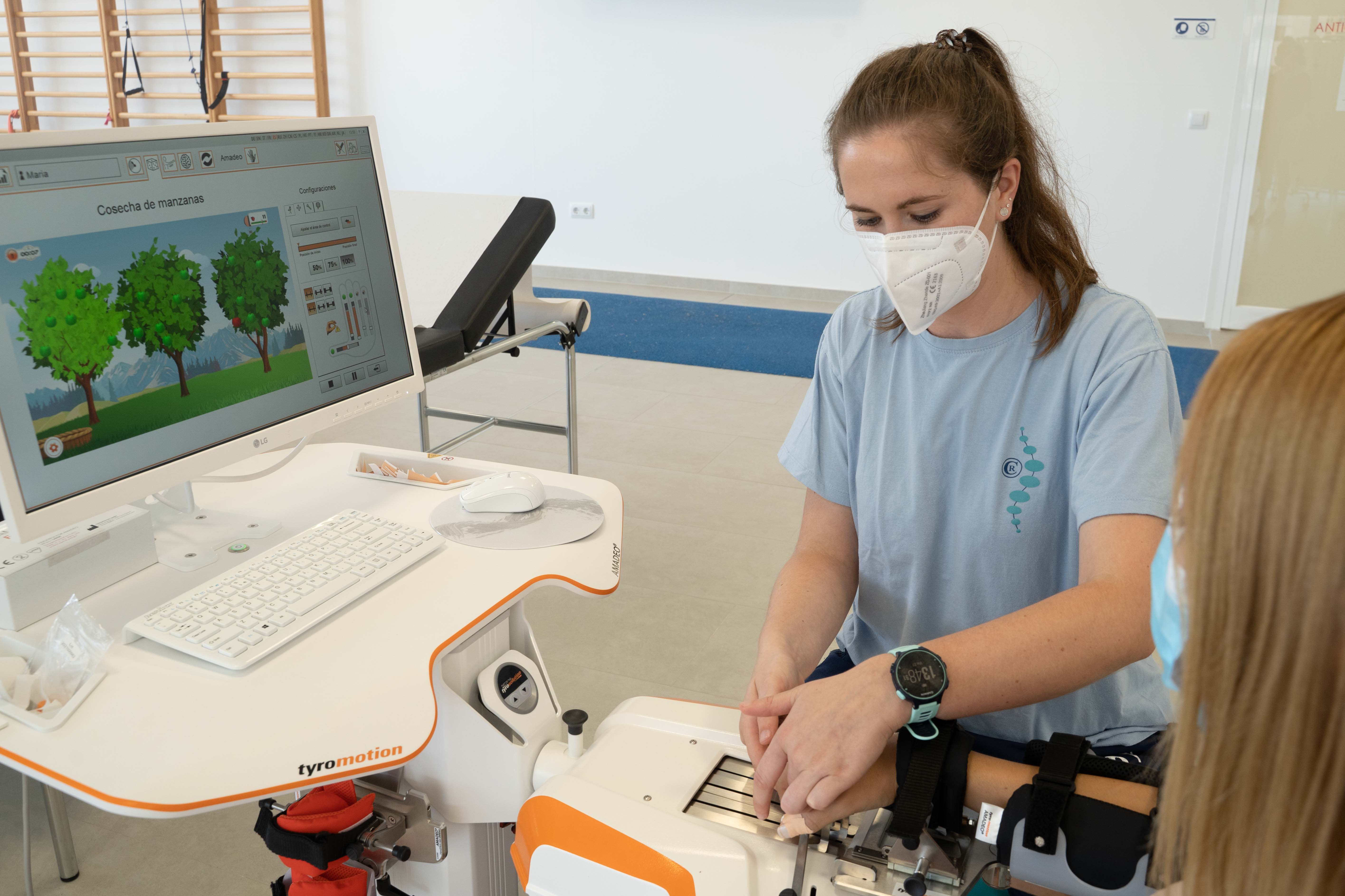 Los fisioterapeutas piden acelerar la asistencia de los pacientes en su zona de referencia de Atención Primaria, una vez salen del hospital Los fisioterapeutas piden acelerar la asistencia de los pacientes en su zona de referencia de Atención Primaria, una vez salen del hospital