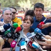 Isabel Rodríguez, Elías Bendodo y Juan Marín en el incendio de Pujerra (Málaga)