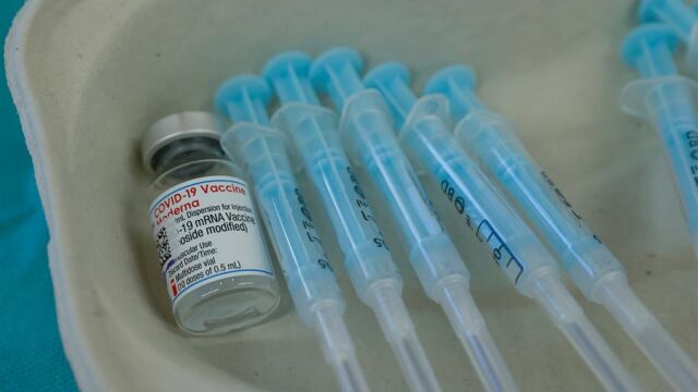 Vacuna covid: as&iacute; es la dosis bivalente de moderna que multiplica la protecci&oacute;n contra &oacute;micron
