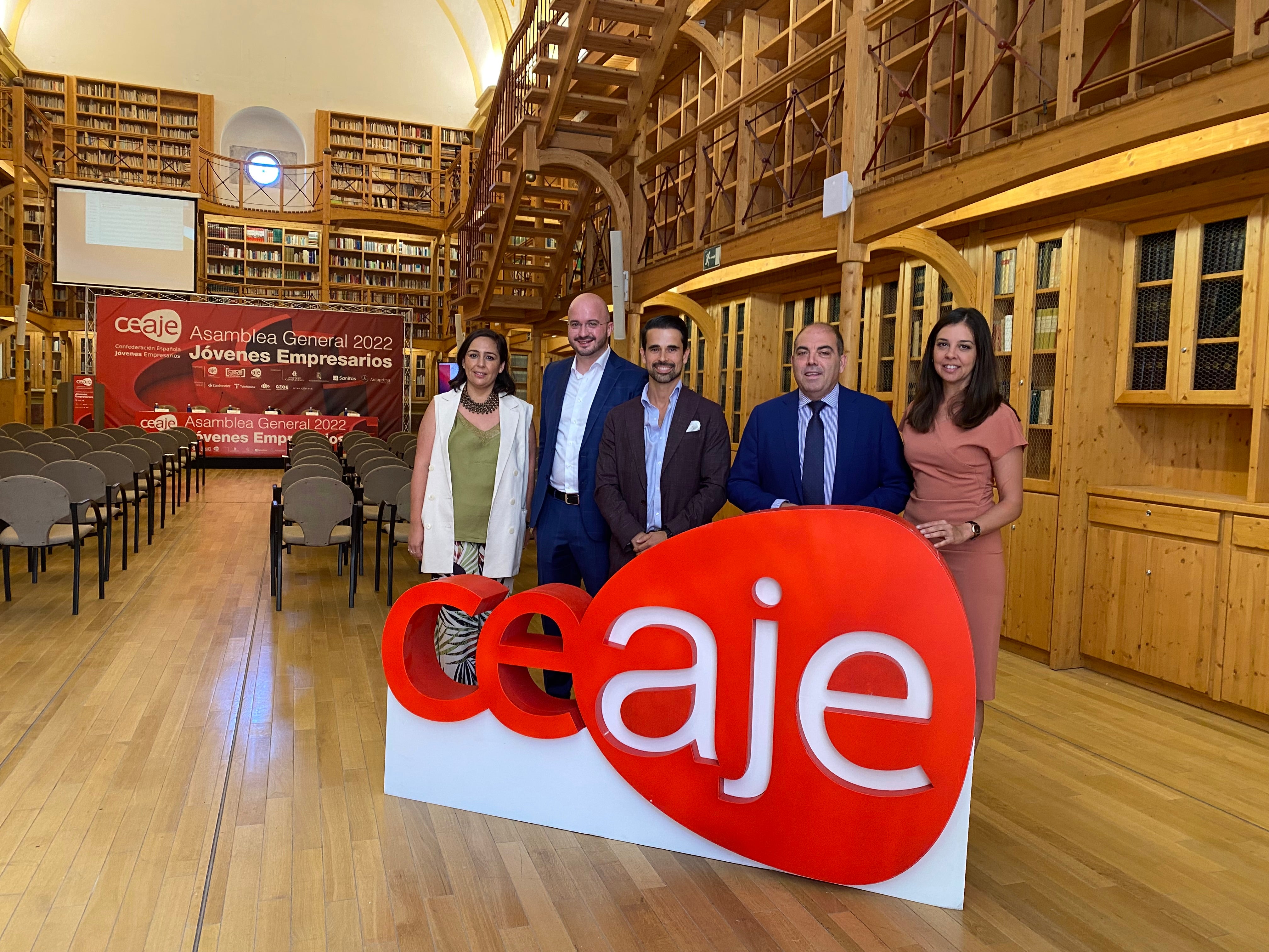 Lorenzo Amor (CEOE): "Que el Gobierno vaya a Argelia y que se siente a hablar" Lorenzo Amor (CEOE): "Que el Gobierno vaya a Argelia y que se siente a hablar"