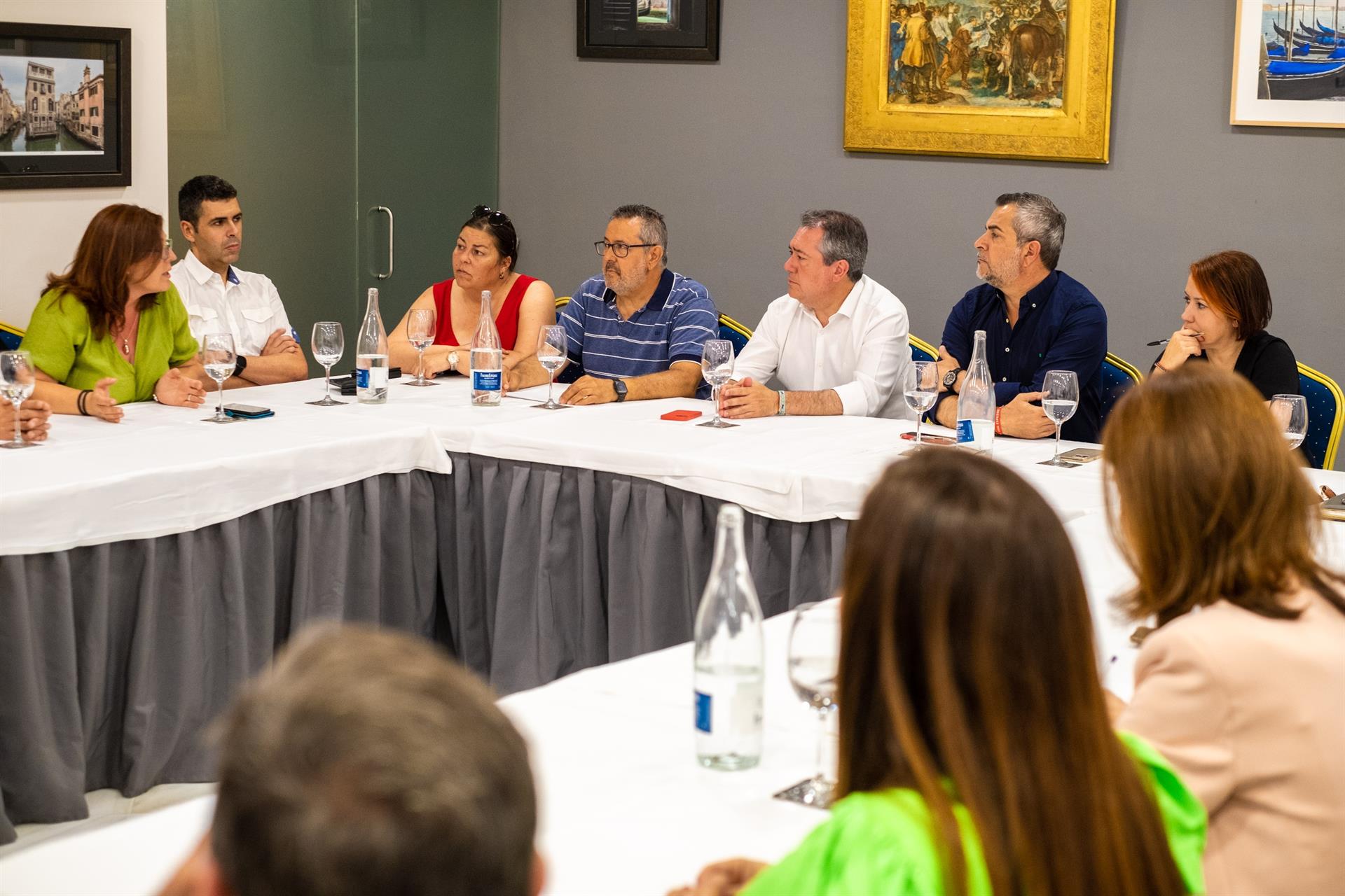 El PSOE-A avanza su primera medida en San Telmo: un plan de rescate a los sanitarios El PSOE-A avanza su primera medida en San Telmo: un plan de rescate a los sanitarios