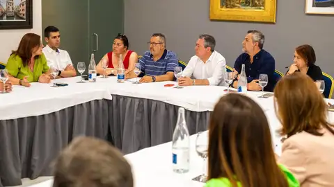 Reunión de Espadas con sindicatos del sector sanitario ONDA CERO ALMERIA