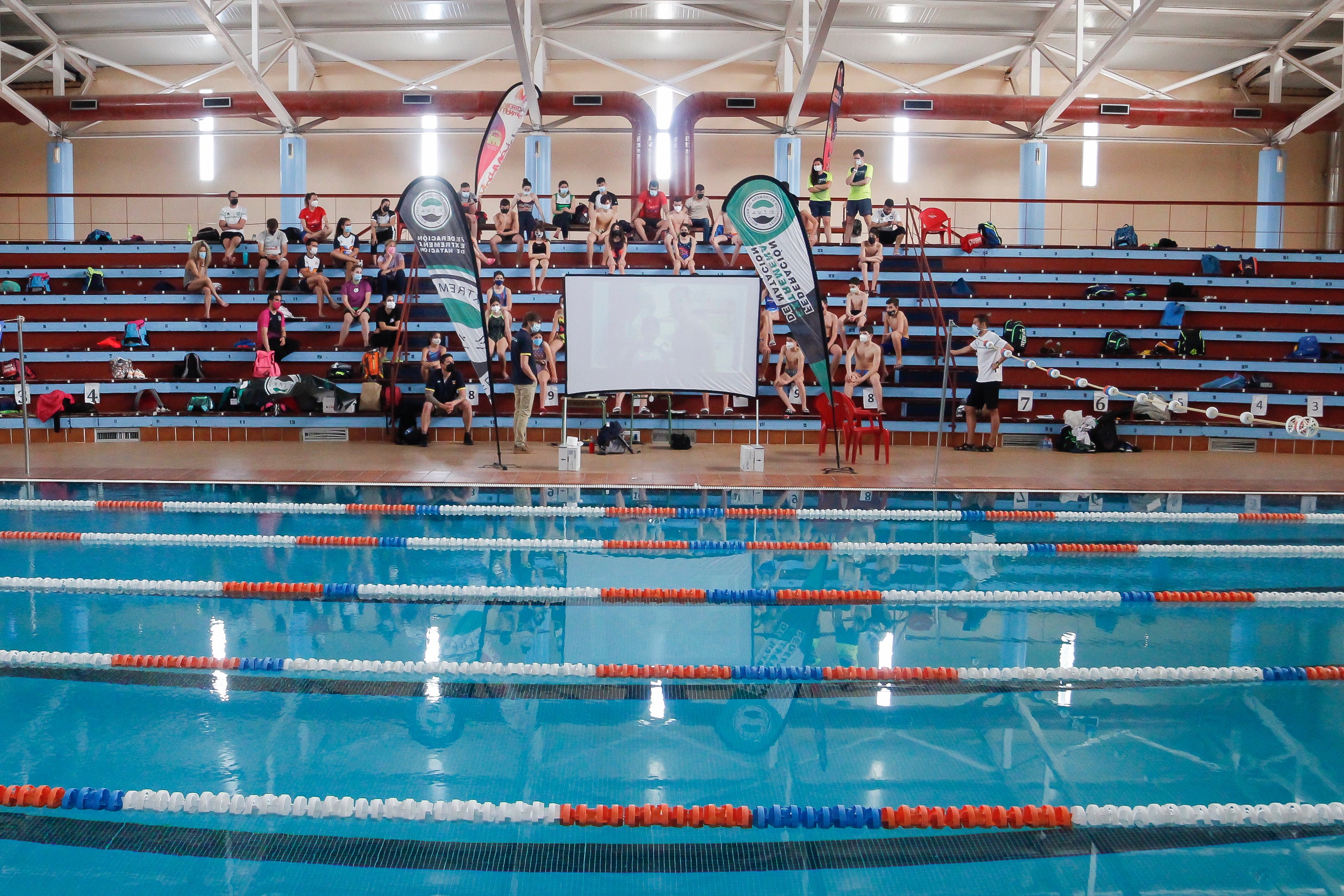 El ayuntamiento oferta 500 plazas para los cursos de natación El ayuntamiento oferta 500 plazas para los cursos de natación
