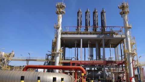Imatge de la planta d&rsquo;Enag&aacute;s al port de Barcelona
