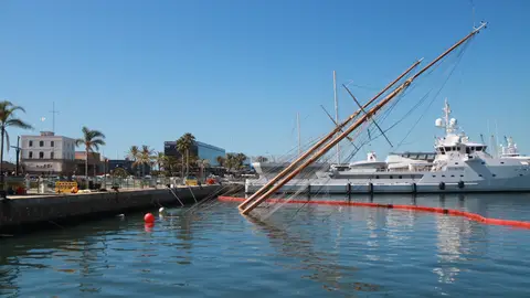Iot enfonsat al port de Tarragona 
